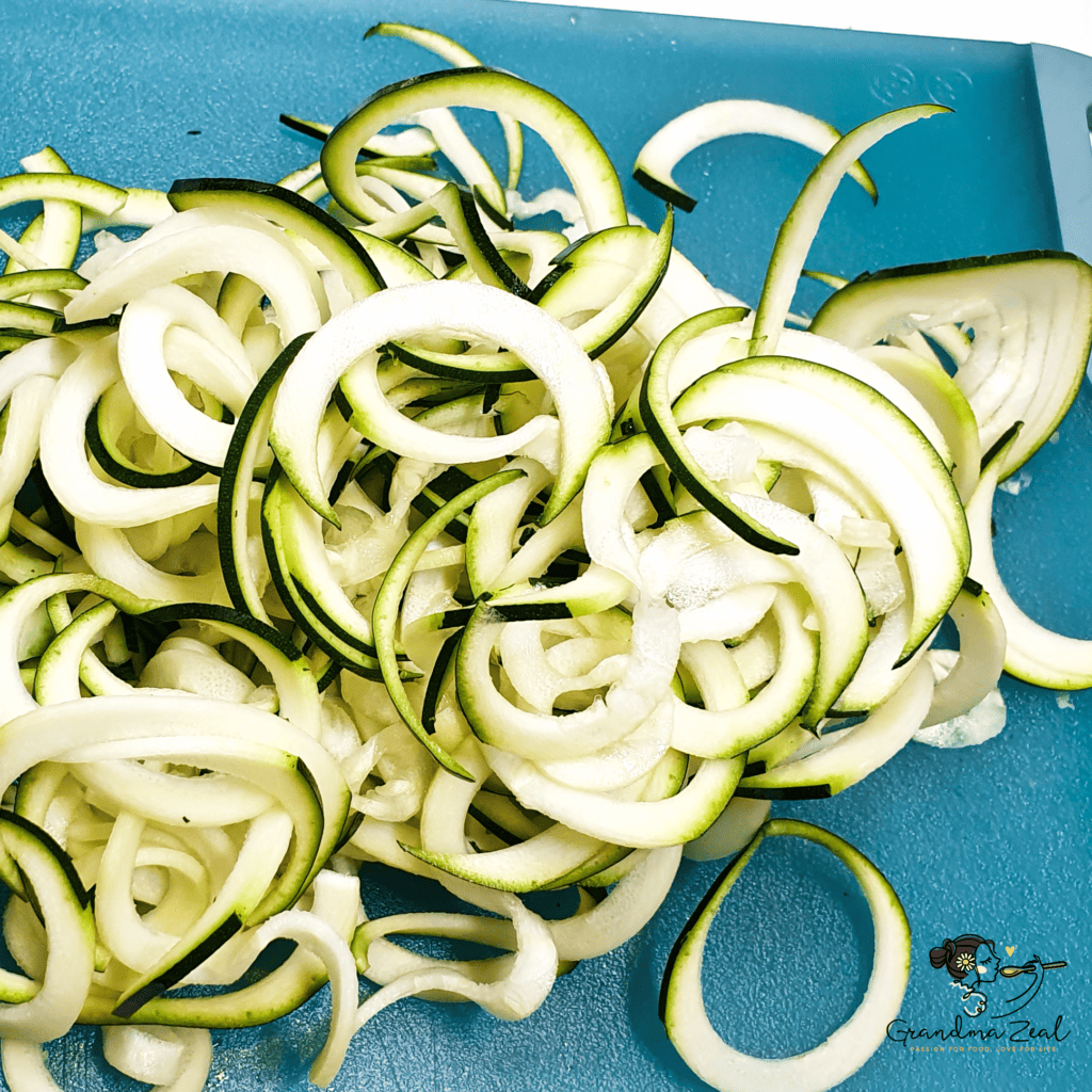 spiralised courgette zoodles