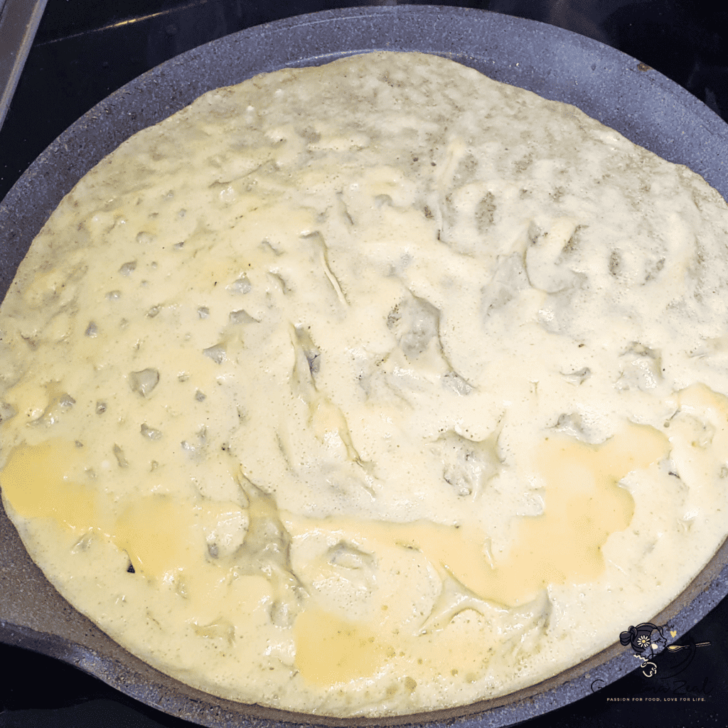 cooking low-carb crepes in the frying pan
