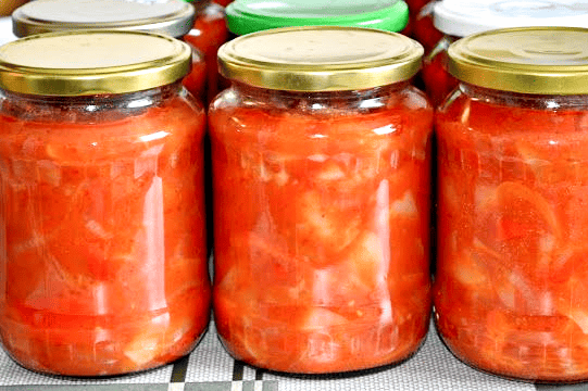 Homemade Hungarian lecso preserved in glass jars